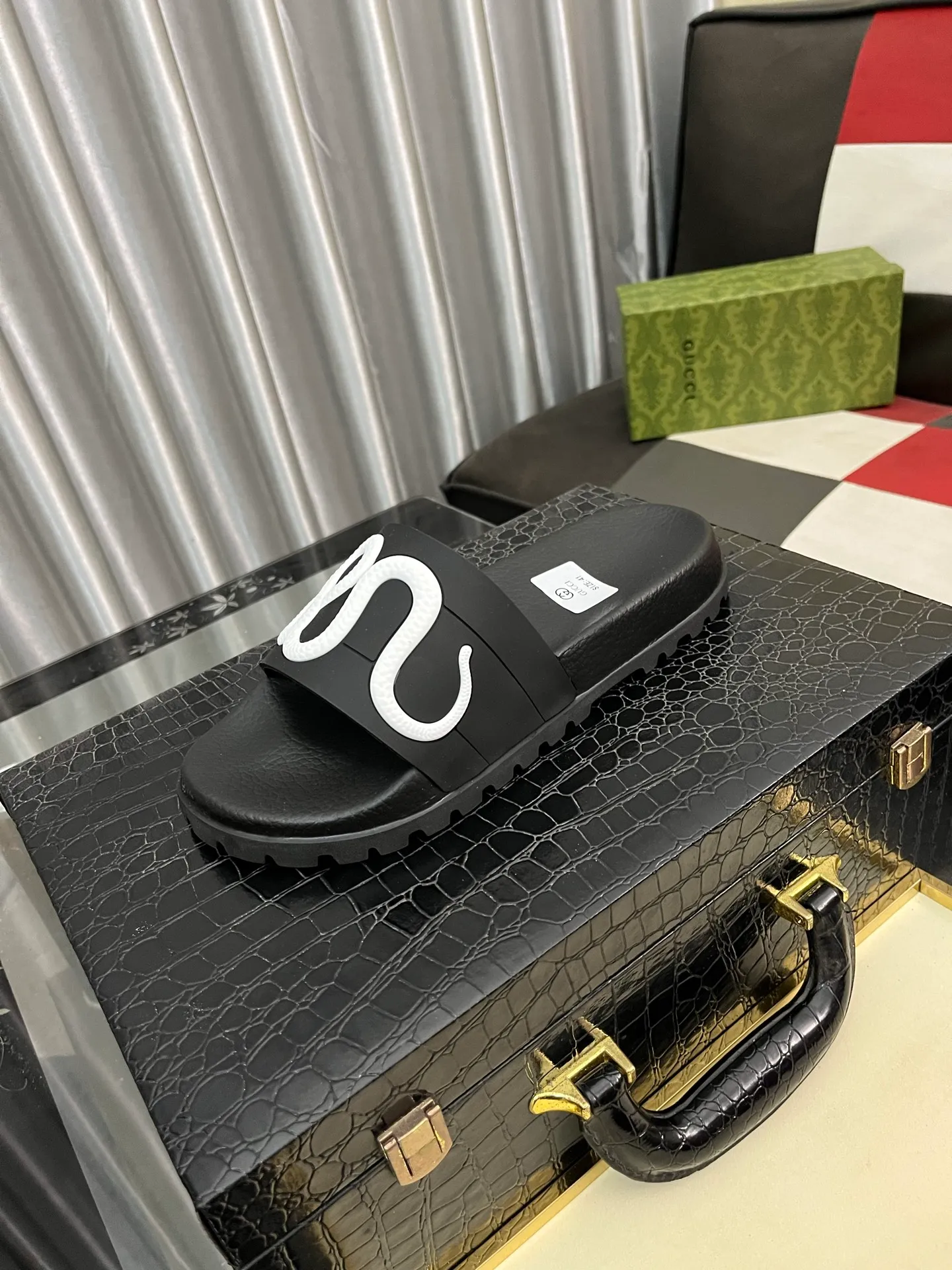 Men's men's shoes💰260⌚️⌚️ＧＵＣＣＩ.Gucci.Official website 1:1 popular slippers hot sale! Original original material 🩴 SIZE: 38-46 (45.46 non-refundable)